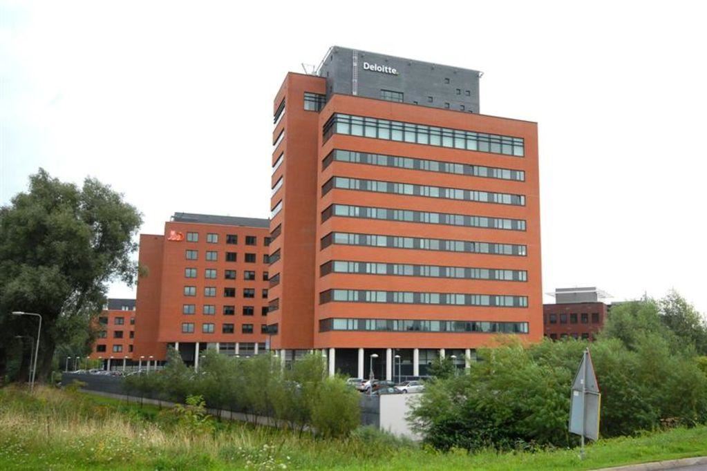 Barmentloo Vastgoed begeleidt aankoop kantoorgebouw Arnhem